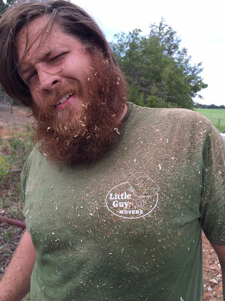 Mover Aaron makes the most out of nature's challenges on Moving Day.