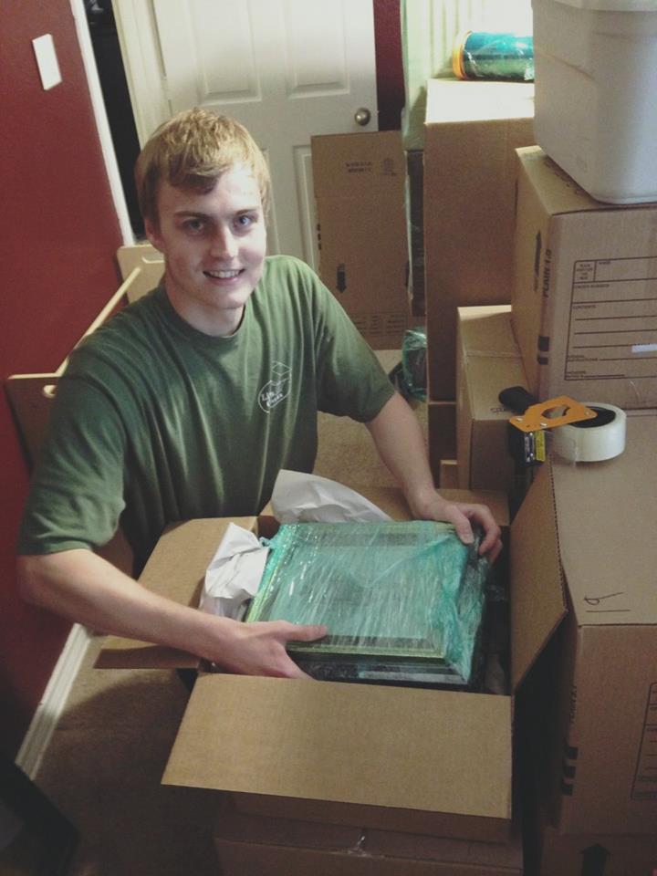 Leave the packing and moving up to the experts at Little Guys Movers. We’re happy to help!