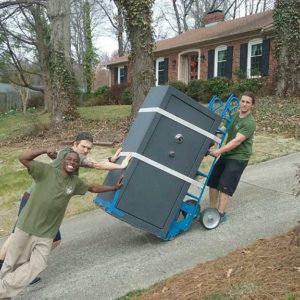It’s our job at Little Guys Movers to handle heavy lifting all day long. We’re pretty good at it!